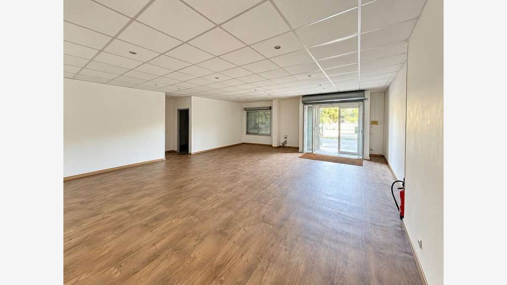 Local commercial de 265m² à louer en RDC à Bruges
