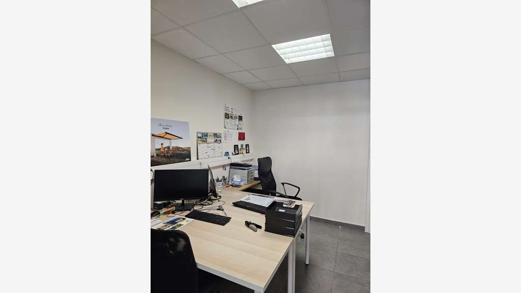 Local commercial de 78m² à louer à Bruz
