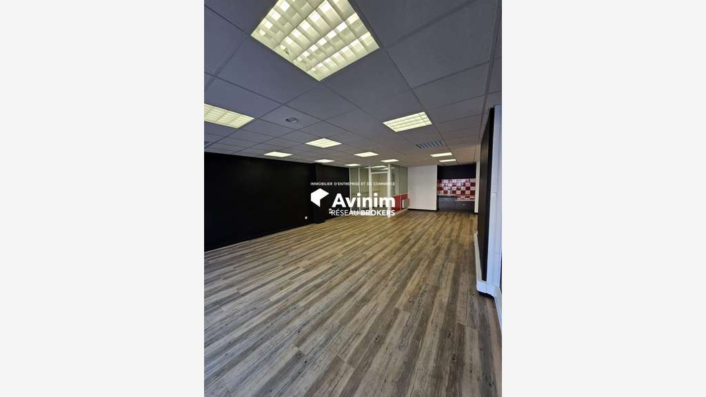 Local commercial 78m² à louer à Bruz