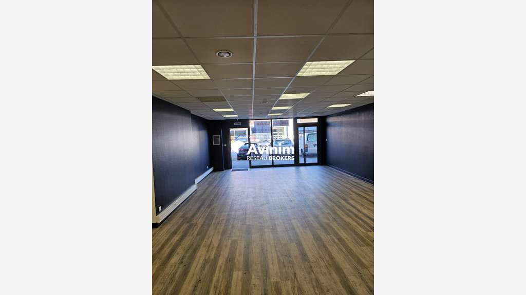 Local commercial 78m² à louer à Bruz