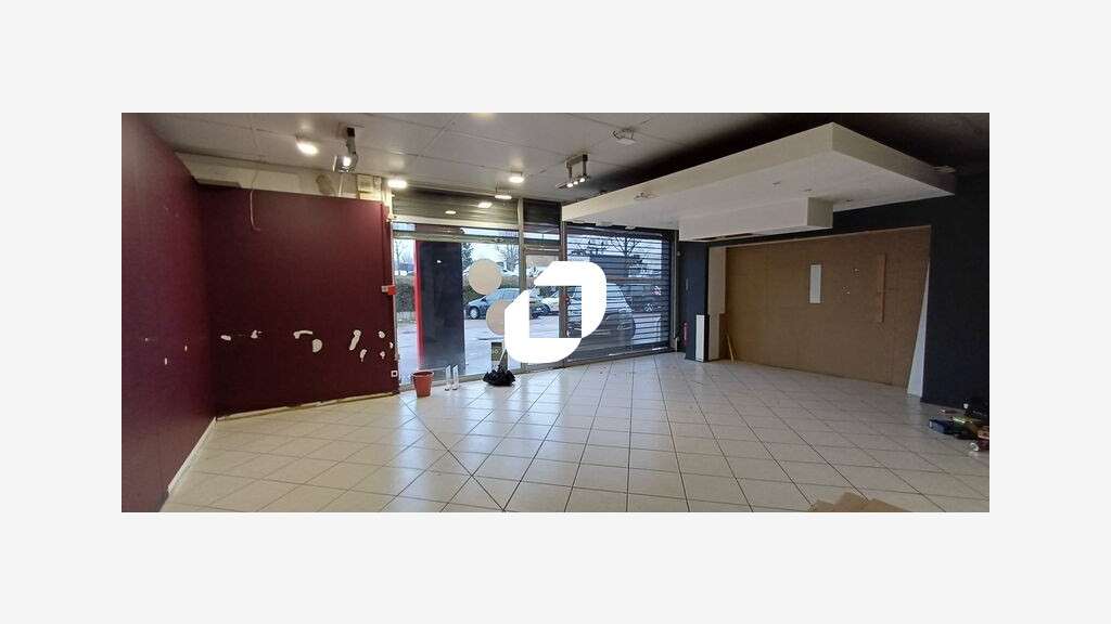 A louer Local commercial 311m² Buchelay