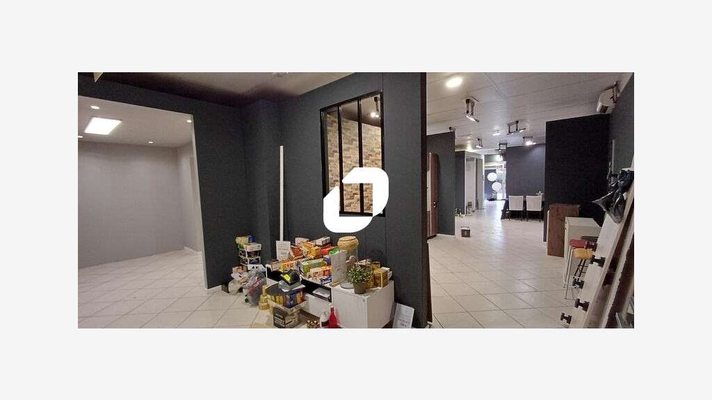 A louer Local commercial 311m² Buchelay