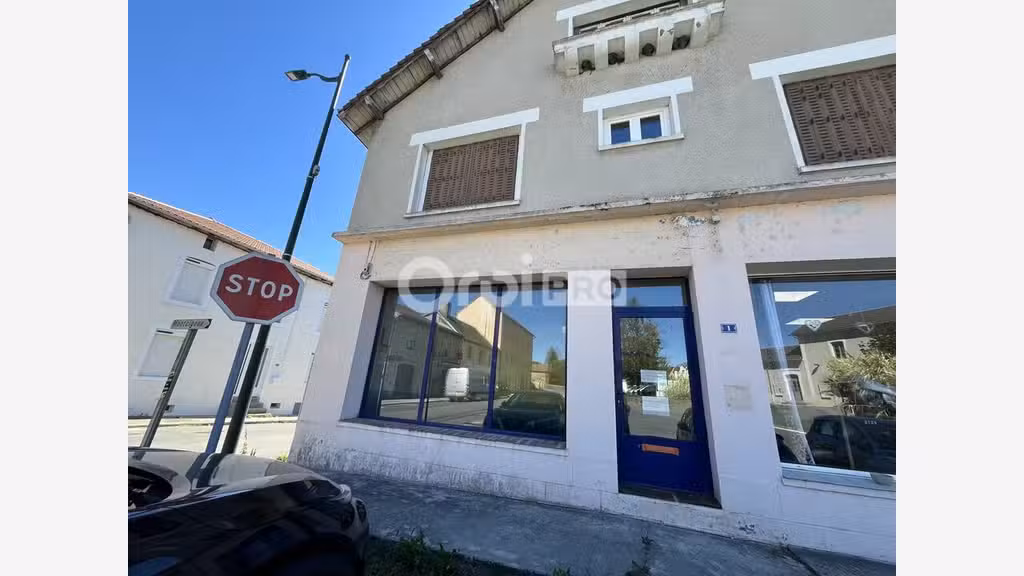 A LOUER - LOCAL COMMERCIAL - BUSSIERE GALANT GARE