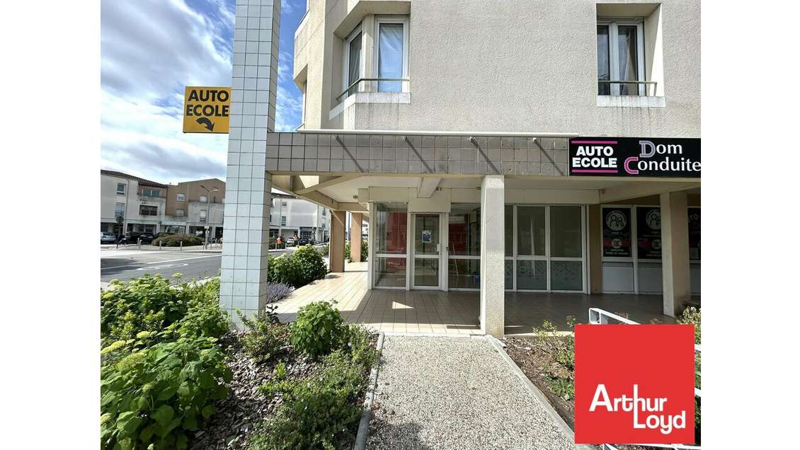 Local commercial 45m² à louer ZAC Buxerolles