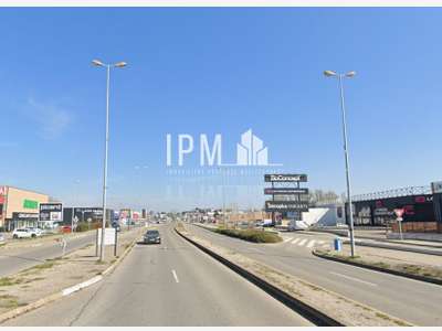 A louer local commercial de 720m² à Cabriès centre