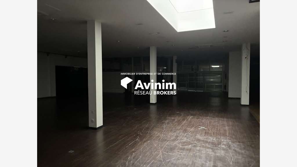 Local commercial de 540m² à louer à Cabriès