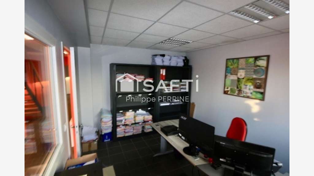 Loue local d'activité 621m² Douvres la Délivrande