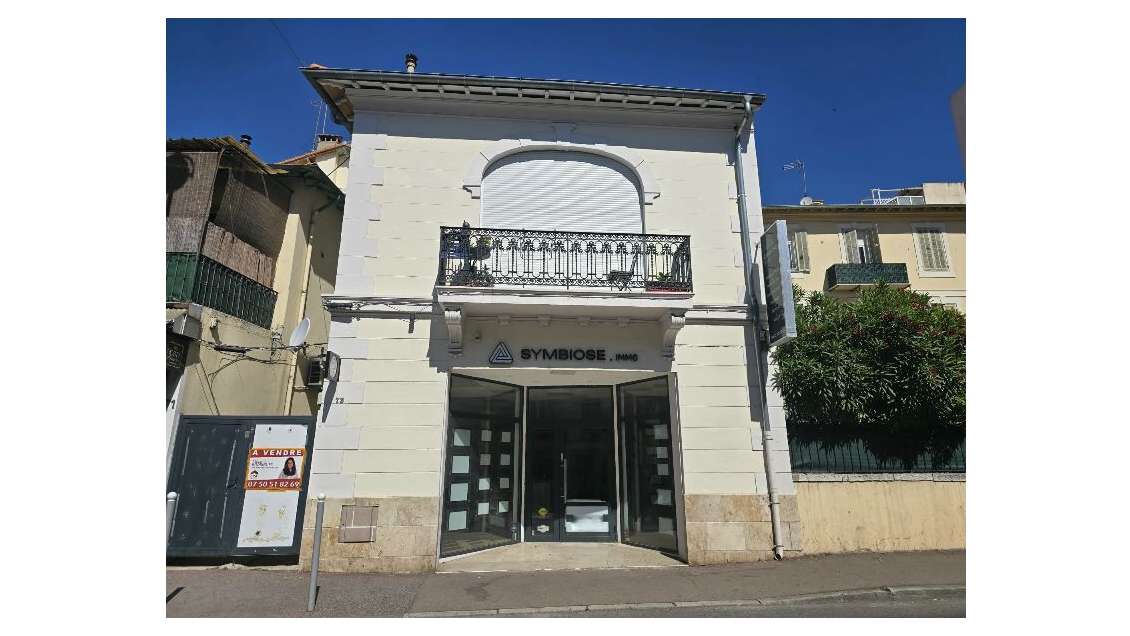 Location local 200m² Av de la Gare Cagnes-Sur-Mer