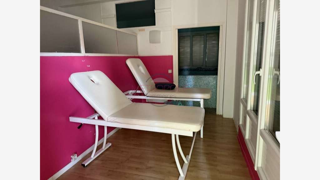 Location local professionnel 92m² à Cagnes sur Mer