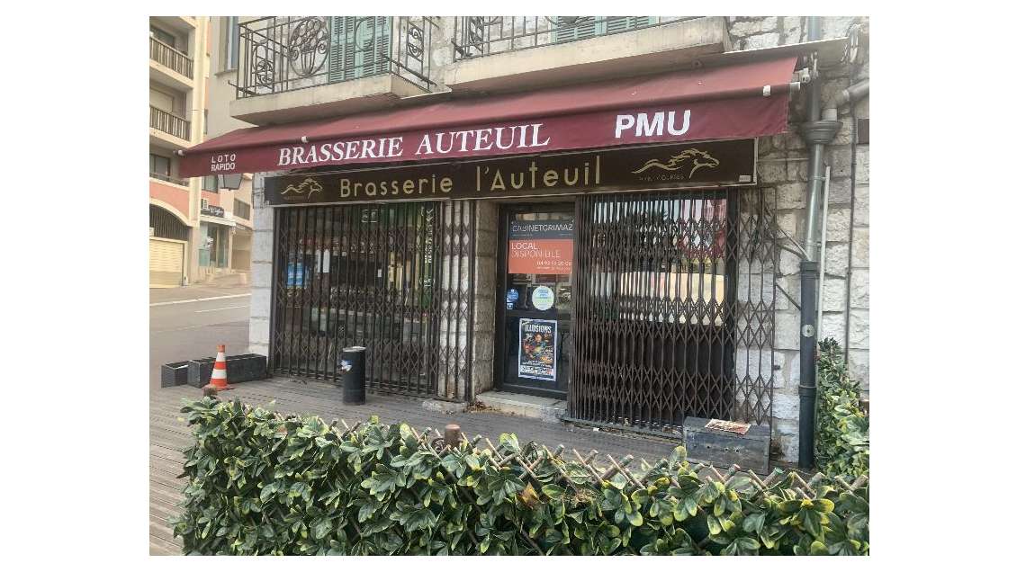 Loue bar 150m² avec pas de porte Cagnes sur Mer