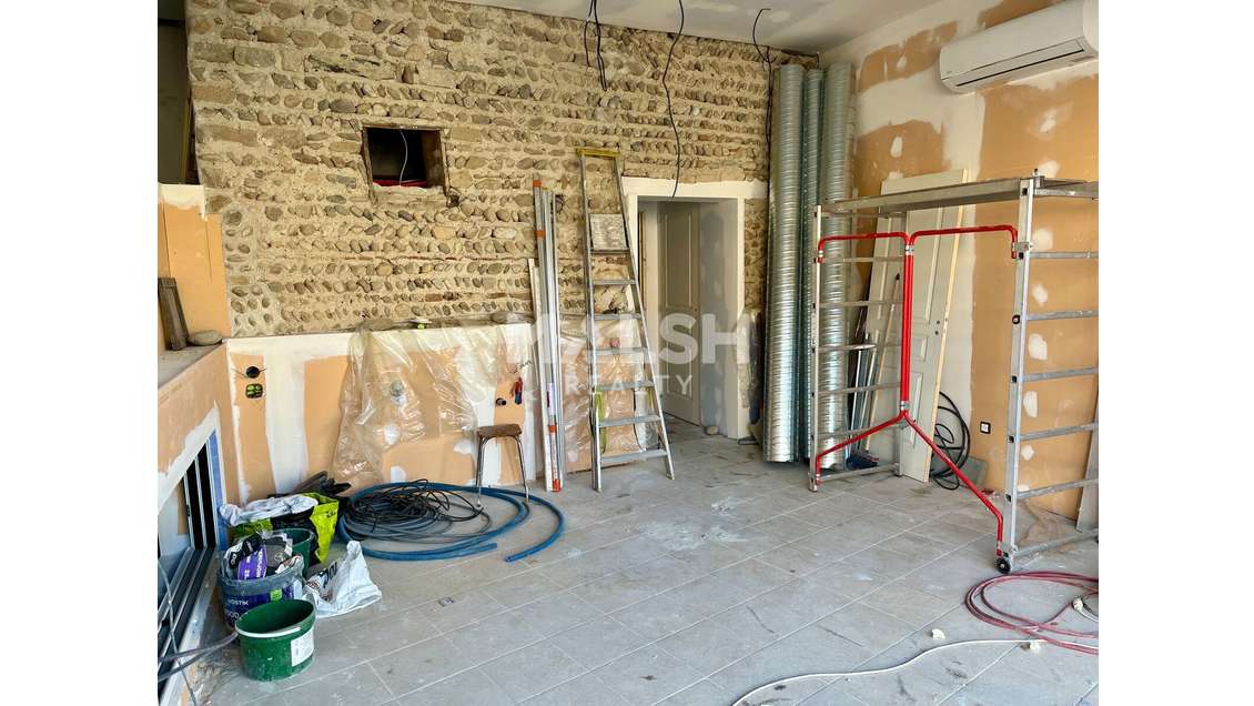 A louer local 58m² avec cave+mezzanine à Caluire