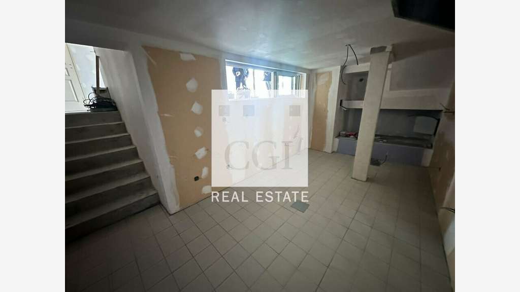 À louer local commercial de 58m² à Caluire