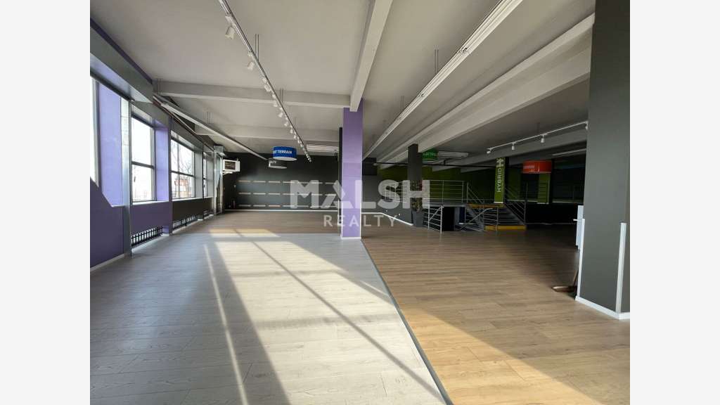 Local commercial 420m² à céder à Caluire-et-Cuire