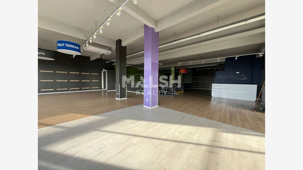 Local commercial 420m² à céder à Caluire-et-Cuire