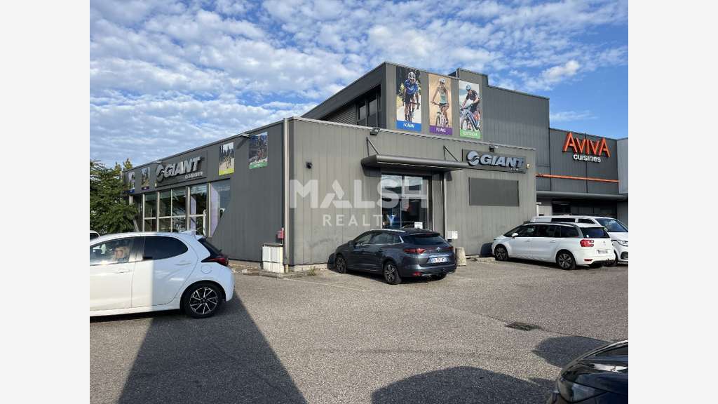 Local commercial 420m² à céder à Caluire-et-Cuire