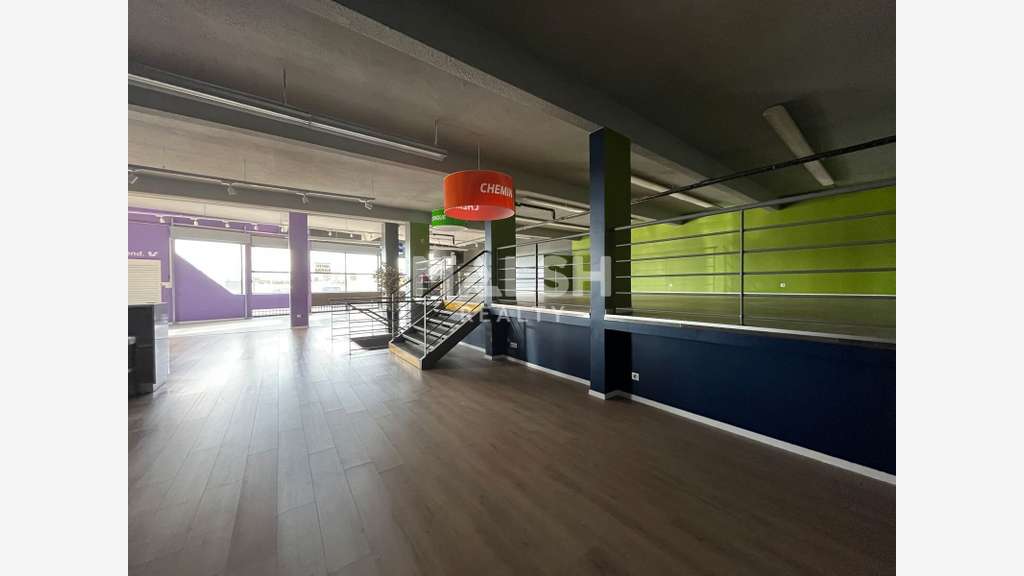 Local commercial 420m² à céder à Caluire-et-Cuire