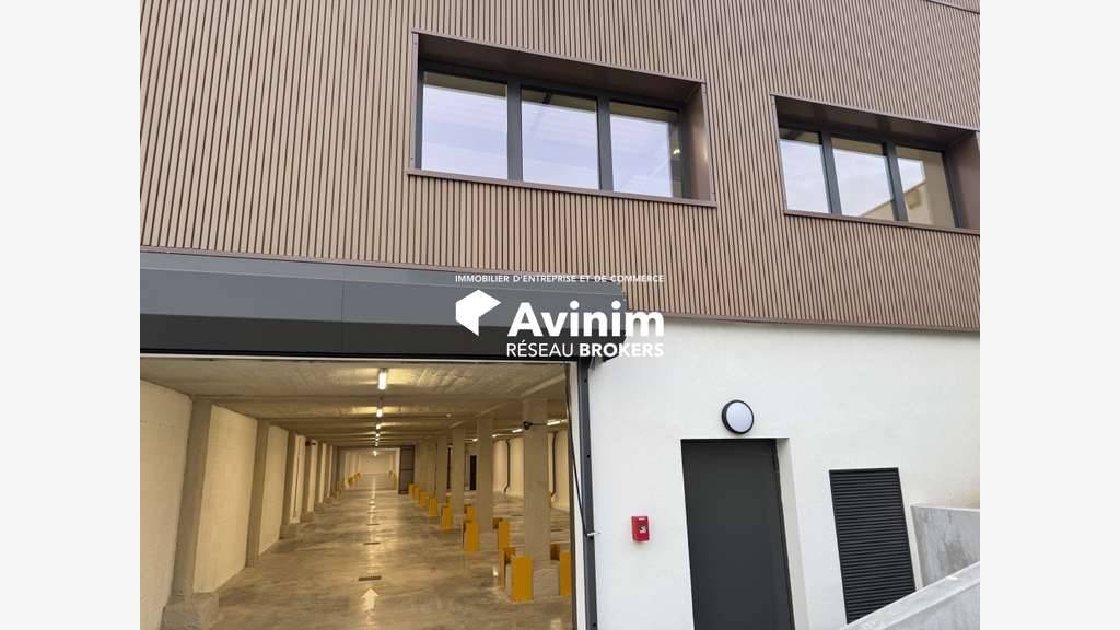 Très beau bâtiment d'activité certifié BREEAM