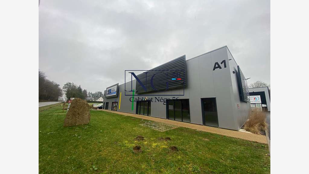 A louer cellule commercial 220m² à Camors