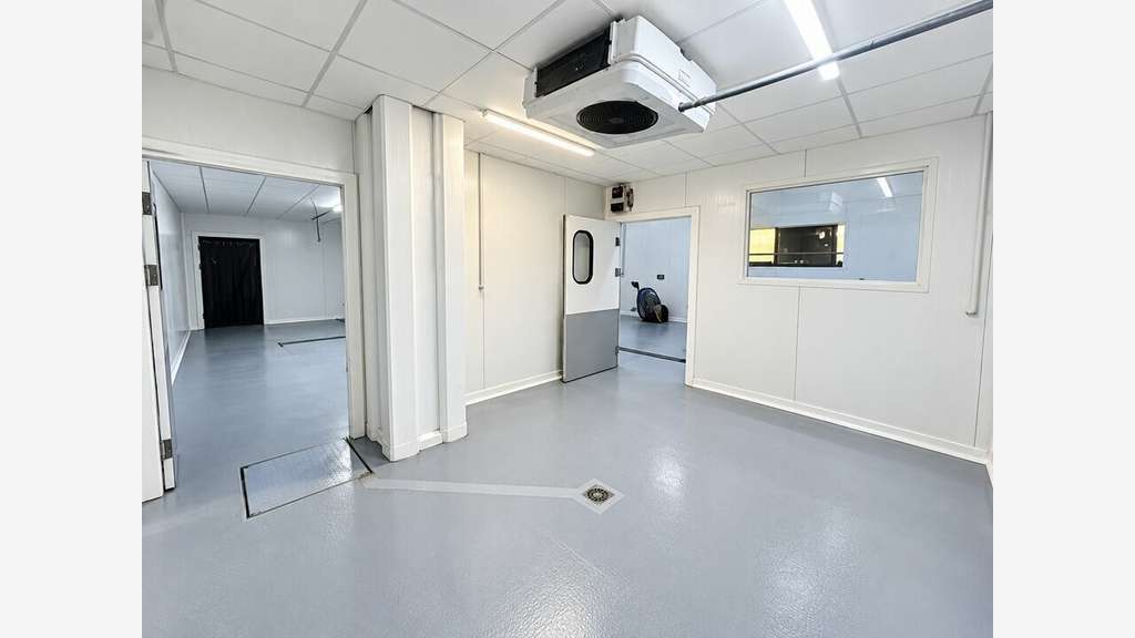 Laboratoire de production 600m² à louer à Canejan