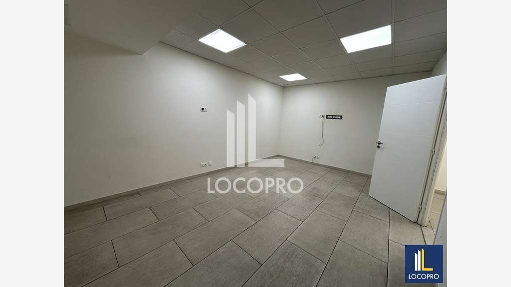 A louer local commercial de 390m² centre Cannes