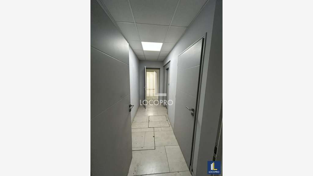 A louer local commercial de 390m² centre Cannes