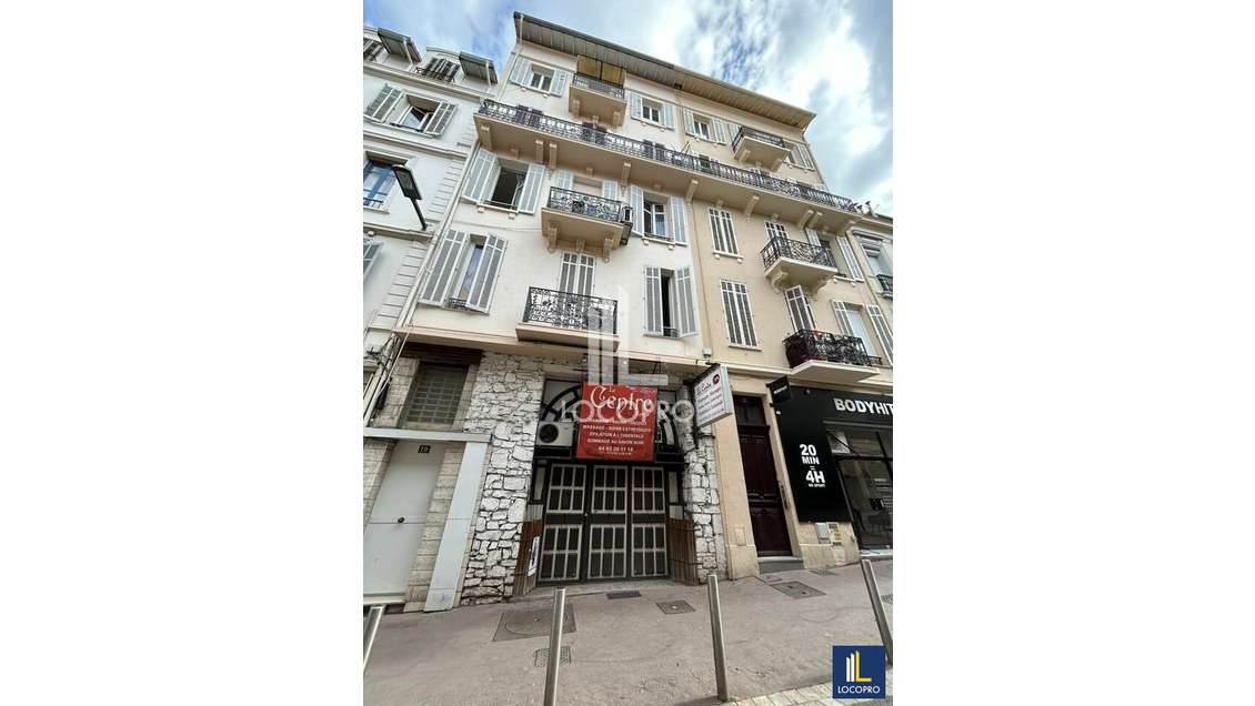 A louer local commercial rue Jean Jaurès à Cannes