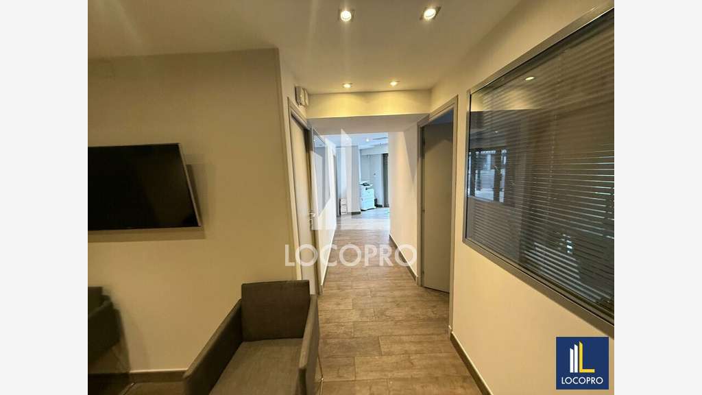 A louer local commercial 130m² modulable à Cannes