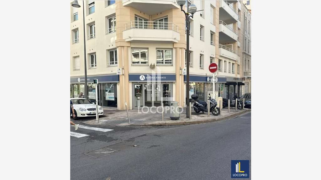 A louer local commercial 130m² modulable à Cannes