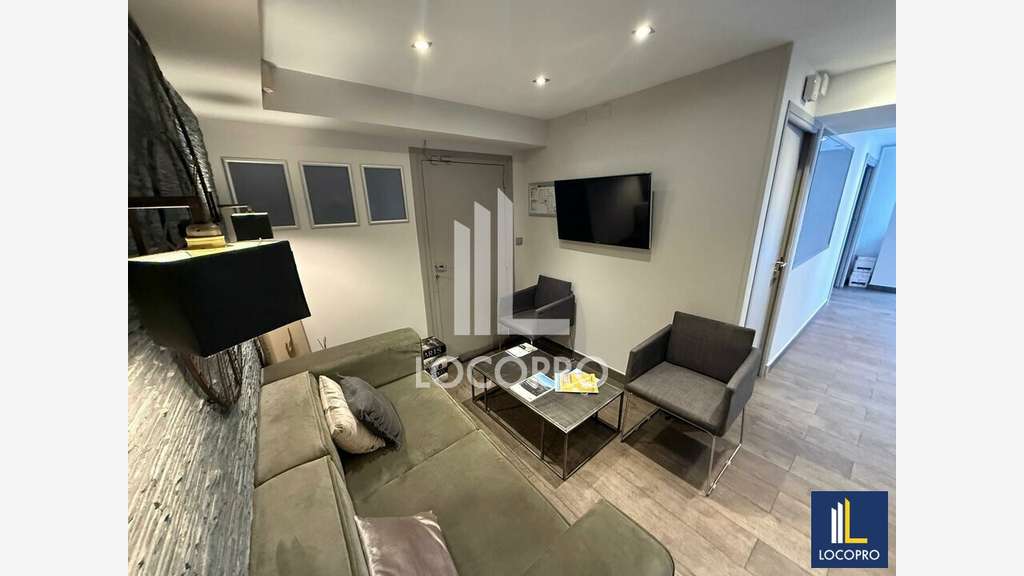 A louer local commercial 130m² modulable à Cannes