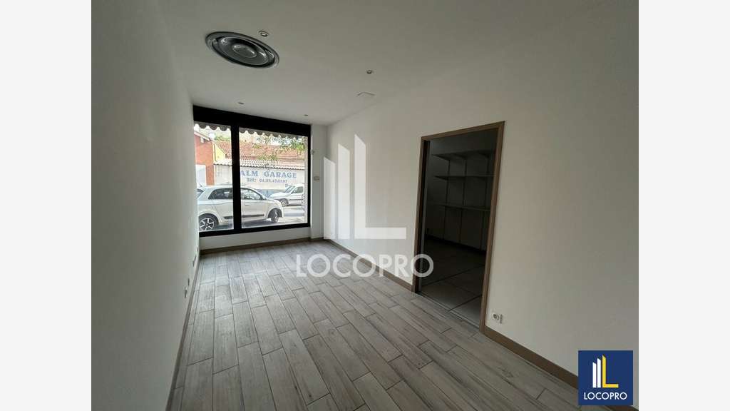 Loue local commercial de 81m² à Cannes la Bocca
