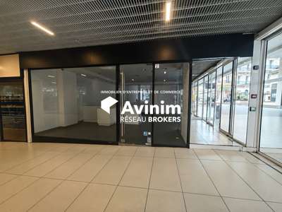 Local commercial 43m2 — Galerie Gray d'Albion, C