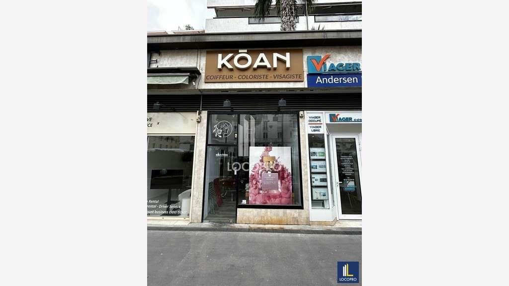 A louer local commercial de 35m² à Cannes Banane