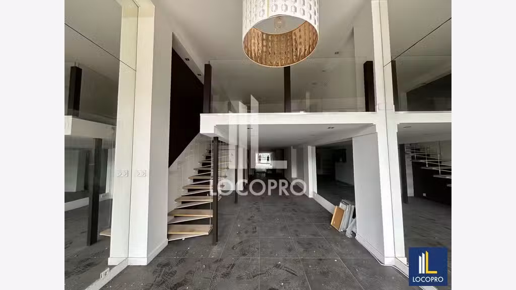 A louer local commercial 108m² à Cannes Croisette