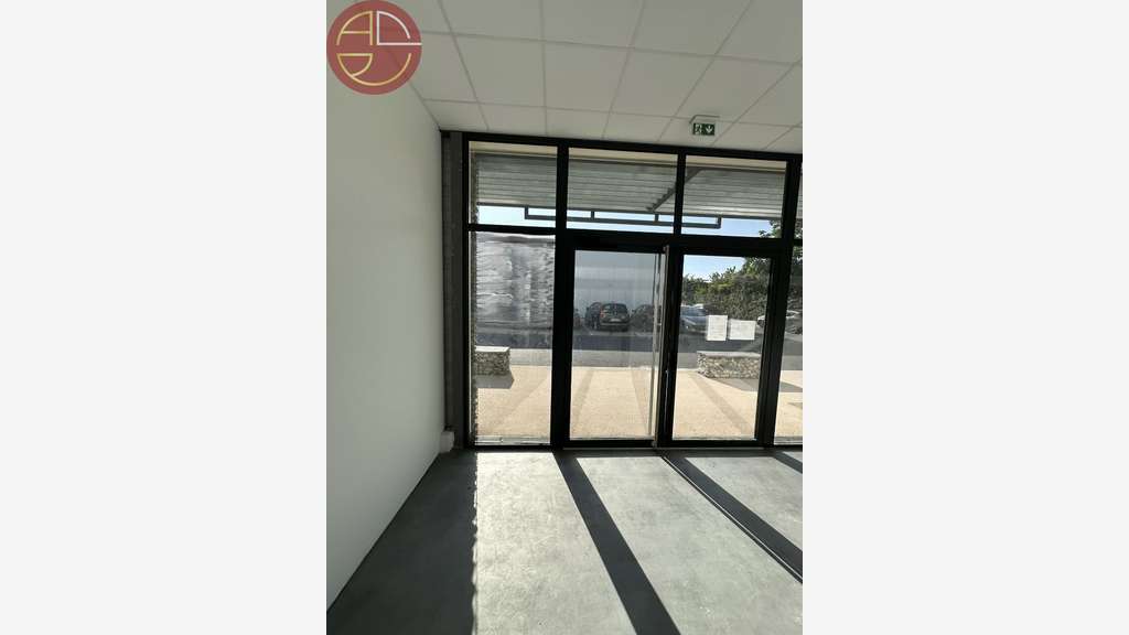 A louer local commercial 397m² à Carbonne Sud