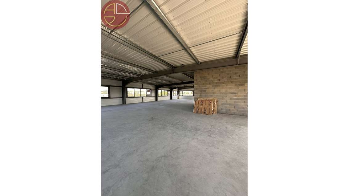 A louer local commercial 397m² à Carbonne Sud