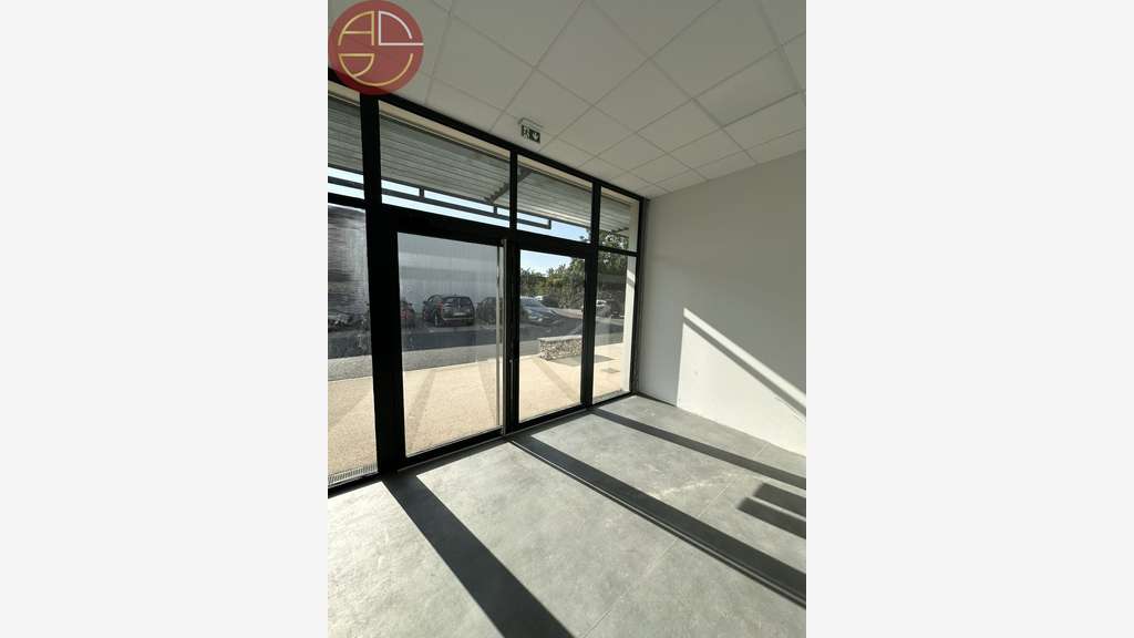 A louer local commercial 397m² à Carbonne Sud