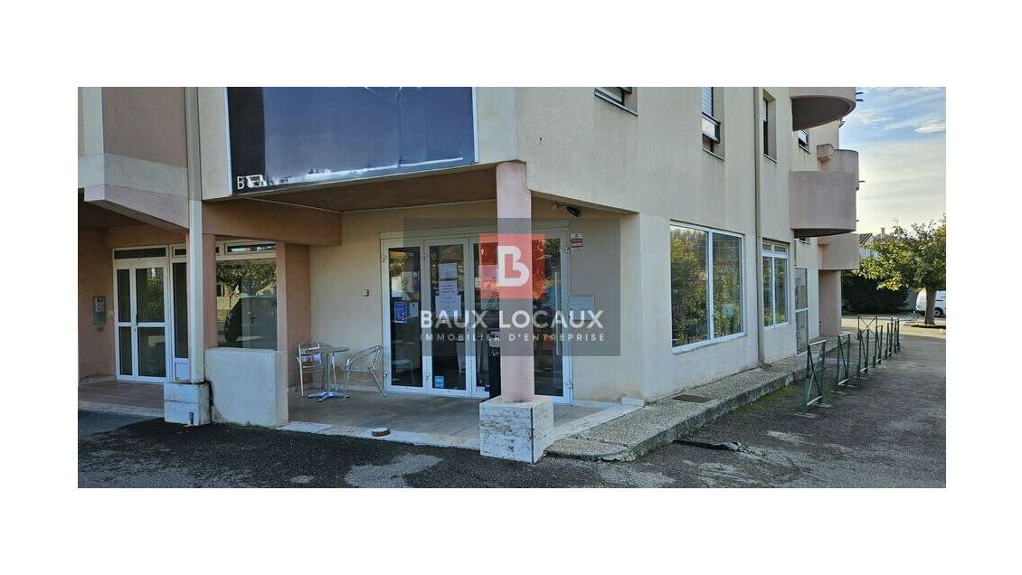 Local 120m² à louer sur axe passant à Carpentras