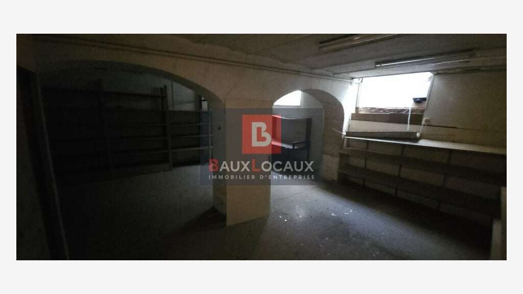 Local commercial 288m² à louer à Carpentras 
