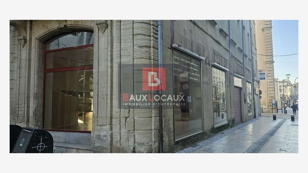 Local commercial 288m² à louer à Carpentras 