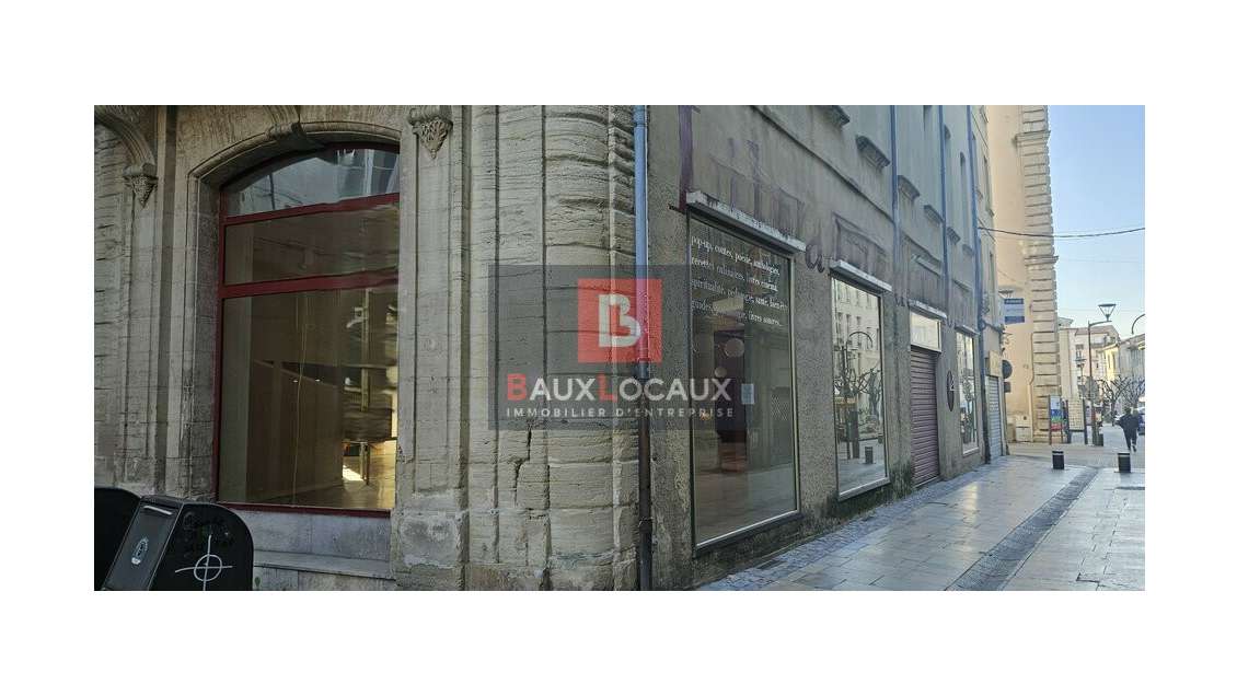 Local commercial 288m² à louer à Carpentras 