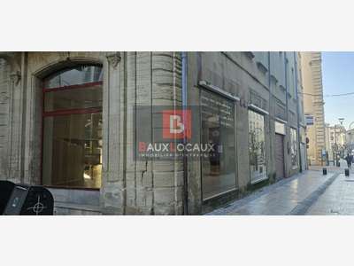 Local commercial 288m² à louer à Carpentras
