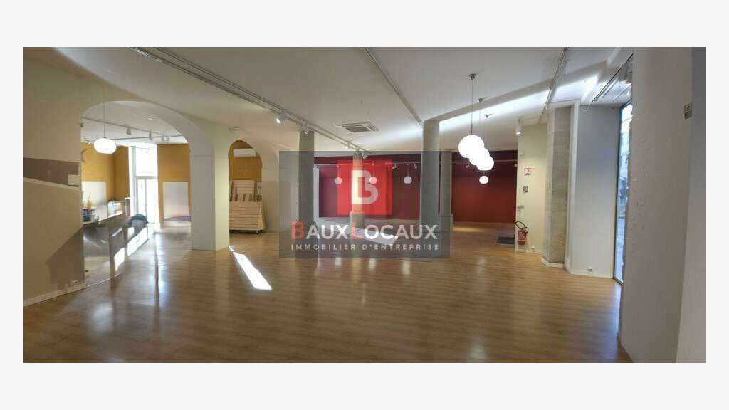 Local commercial 288m² à louer à Carpentras 