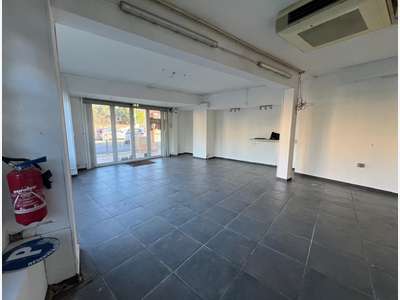 Local commercial 120m² à louer à Carpentras