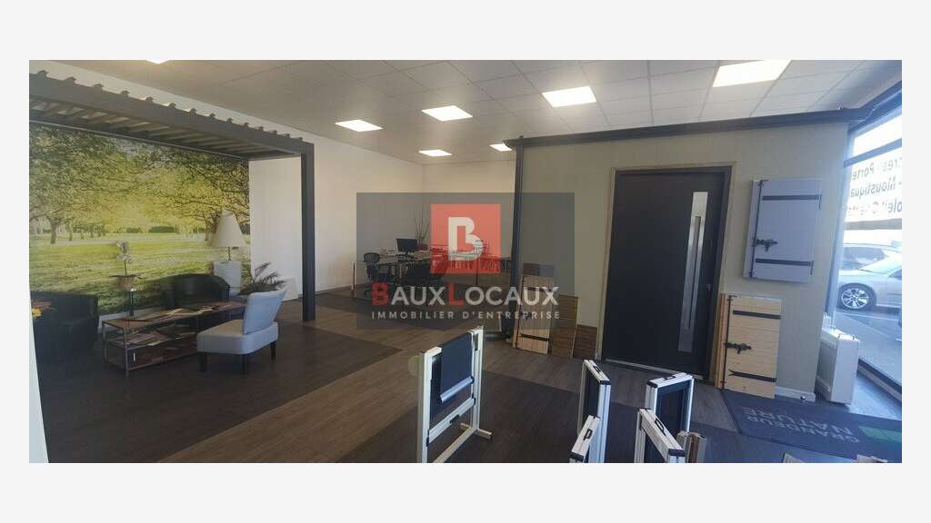 Beau local commercial 90m² à louer à Carpentras