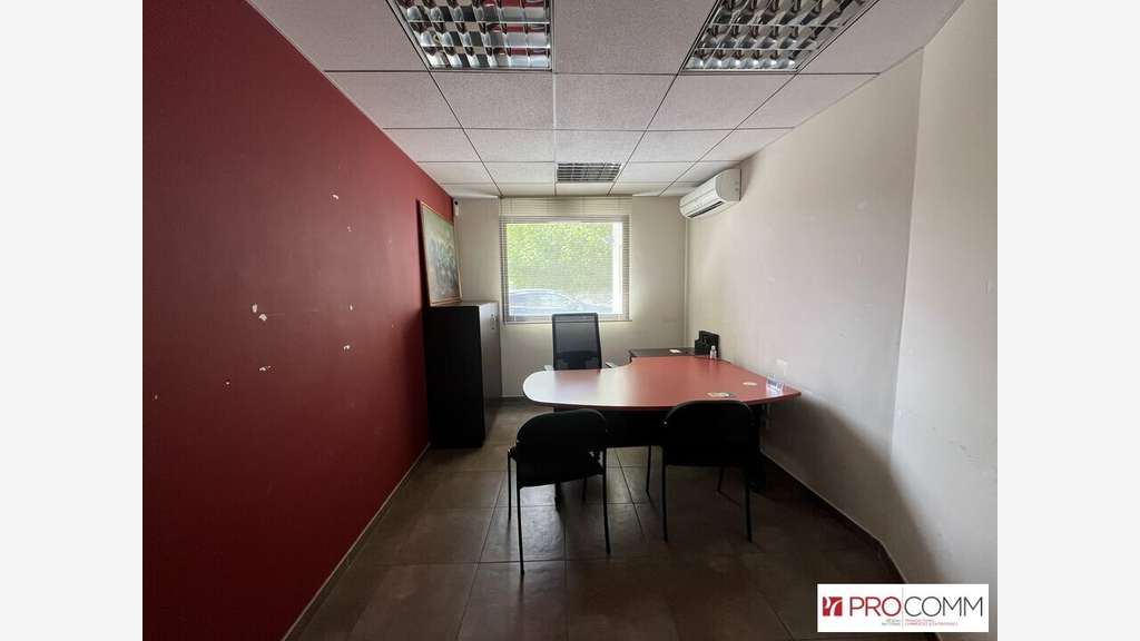 A louer local commercial de 165m² à Carpentras