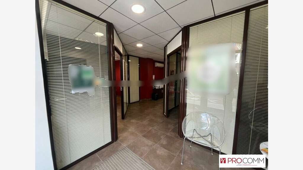 A louer local commercial de 165m² à Carpentras