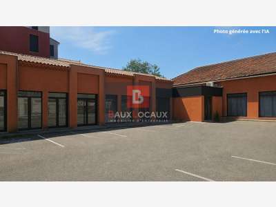 Local commercial de 130m² à louer à Carpentras