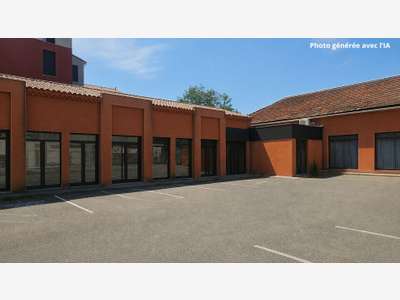 Local commercial de 130m² à louer à Carpentras