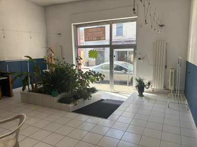 CARPENTRAS - BOUTIQUE à louer