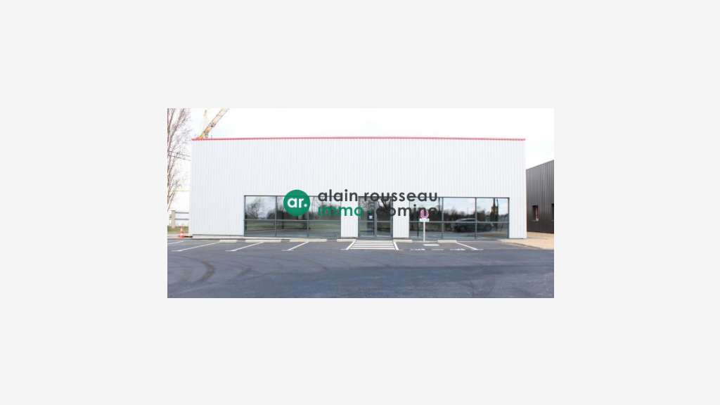 A louer local commercial de 355m² en ZI Carquefou